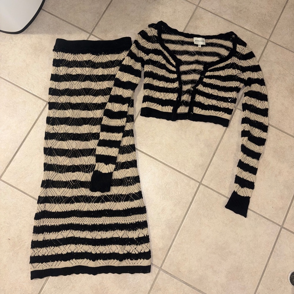 Stripped two-piece set